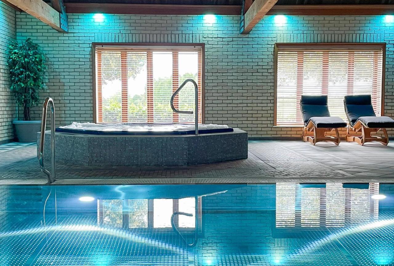 Oak Boutique Lodge Includes Hot Tub Air Con & Dog York Exterior photo